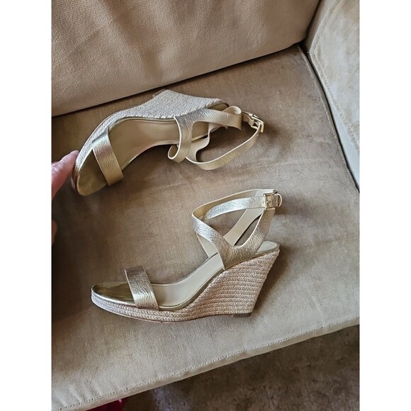 Michael Kors Gold Leather Wedge Heel Sandals Ankle Strap Women's Shoes Size 10 - Picture 6 of 10